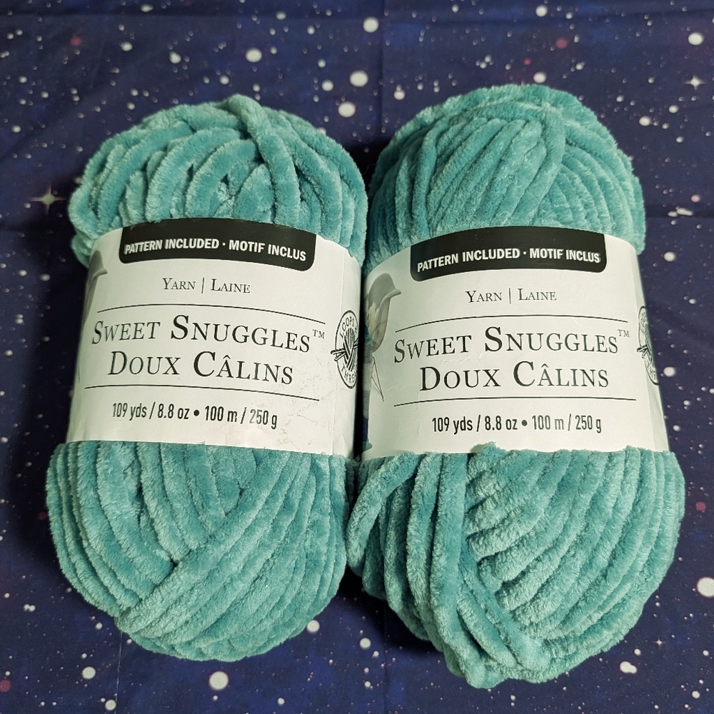 2 Brand New Skeins Loops & Threads Sweet Snuggles Yarn TEAL Color SMOKE FREE